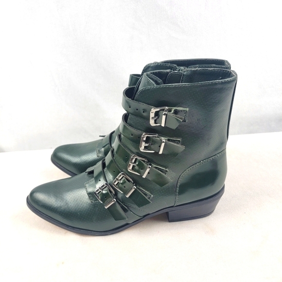 NWT Forever 21 hunter green perforated buckle biker ankle booties in size 8 - Picture 1 of 8